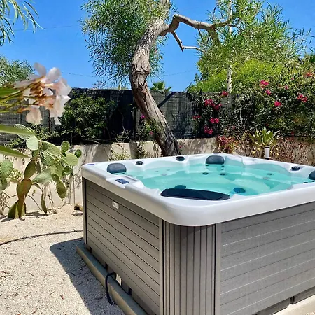 Aroi Portopalo Di Capo Passero